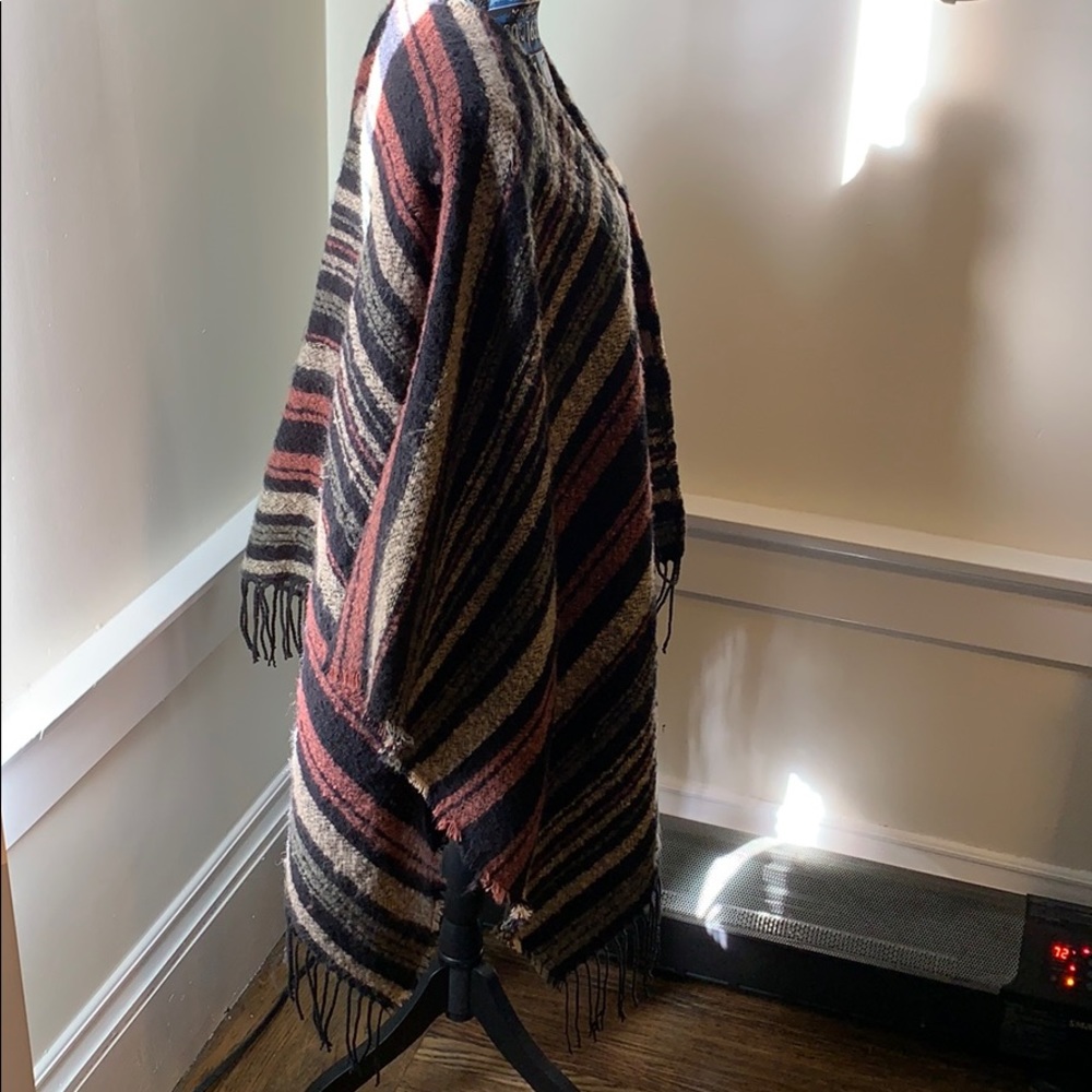 Beautiful Throw - Picture 2 of 3